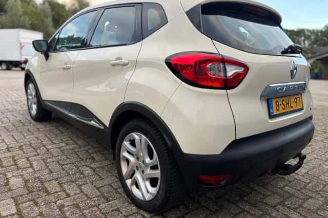 Renault Captur (2013) thumbnail 2