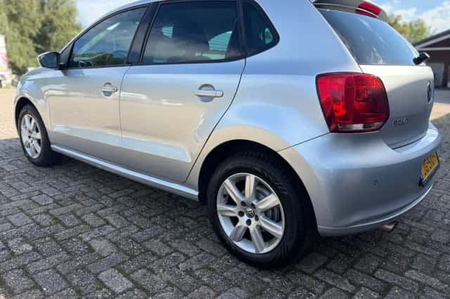 Volkswagen Polo (2012) thumbnail 2