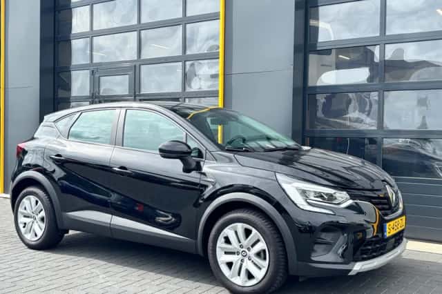 Renault Captur (2023) thumbnail 1