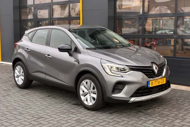 Renault Captur (2023) thumbnail 1