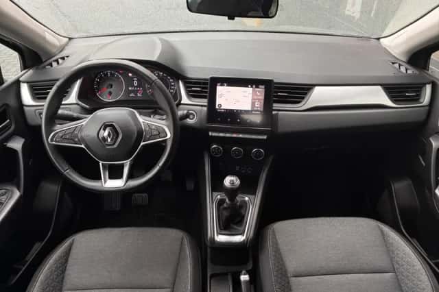 Renault Captur (2023) thumbnail 4