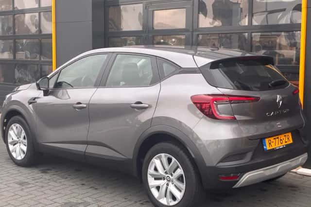 Renault Captur (2023) thumbnail 5