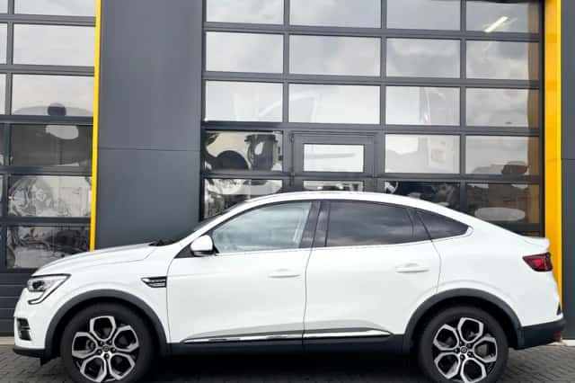 Renault Arkana (2023) thumbnail 3