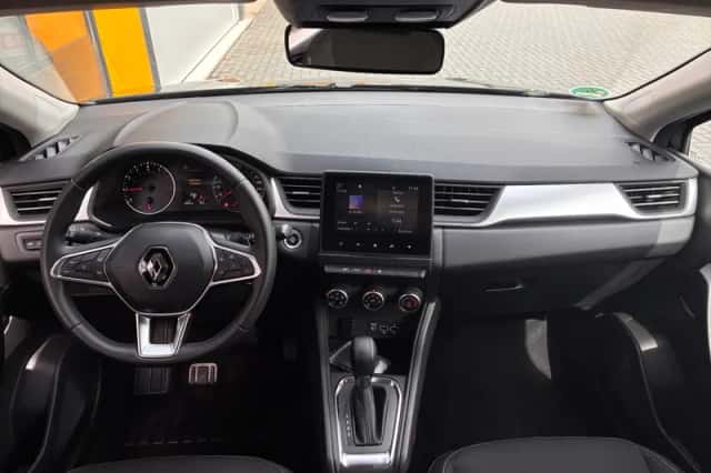 Renault Captur (2021) thumbnail 4