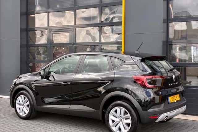 Renault Captur (2021) thumbnail 5