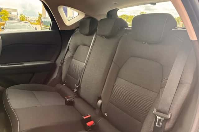 Renault Captur (2021) thumbnail 6