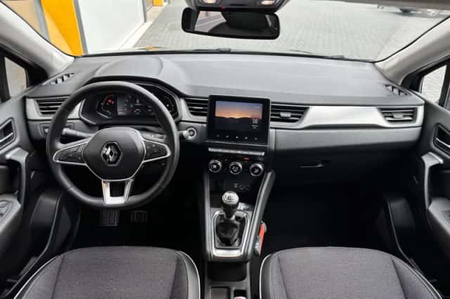 Renault Captur (2021) thumbnail 4