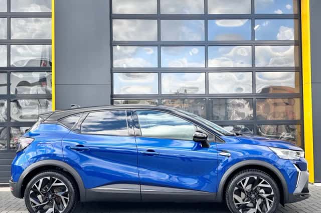 Renault Captur (2024) thumbnail 3