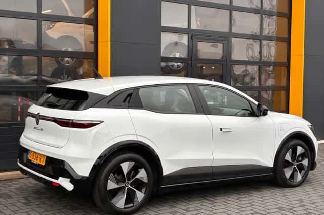 Renault Mégane E-Tech (2023) thumbnail 5