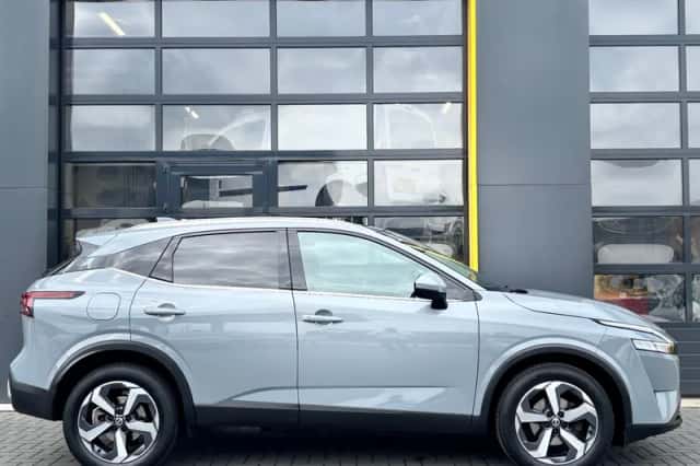 Nissan Qashqai (2021) thumbnail 3