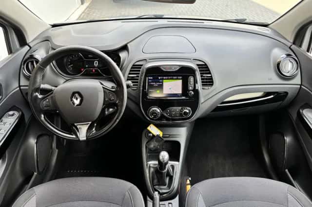 Renault Captur (2015) thumbnail 4