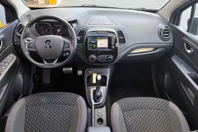Renault Captur (2020) thumbnail 4