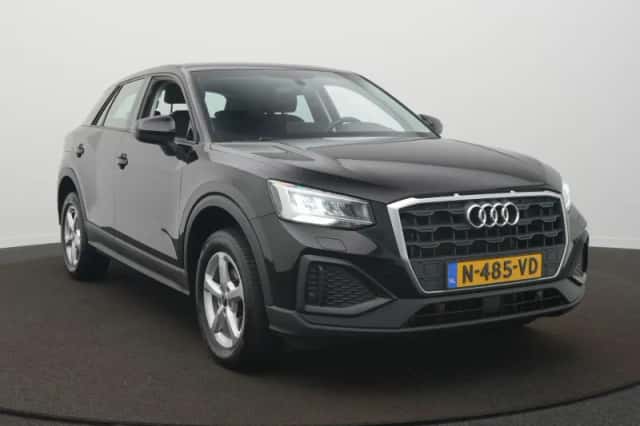 Audi Q2 (2022) thumbnail 3