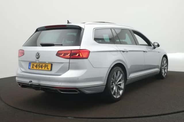 Volkswagen Passat (2023) thumbnail 5