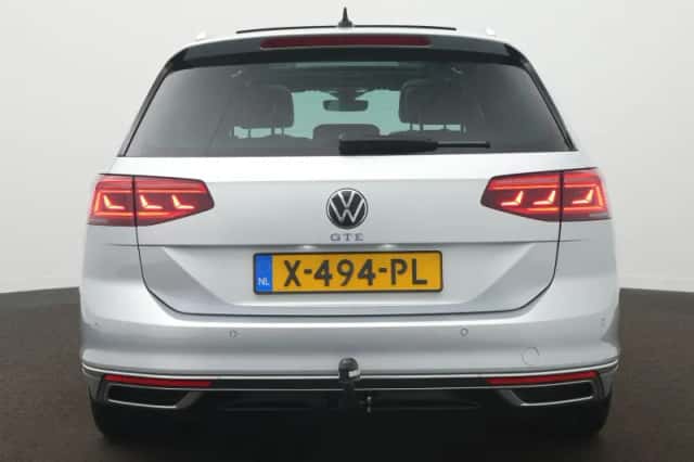 Volkswagen Passat (2023) thumbnail 6