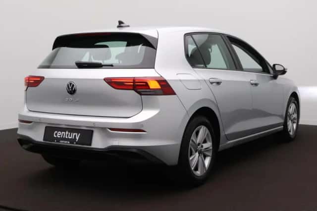 Volkswagen Golf (2023) thumbnail 5
