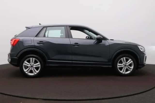 Audi Q2 (2023) thumbnail 4