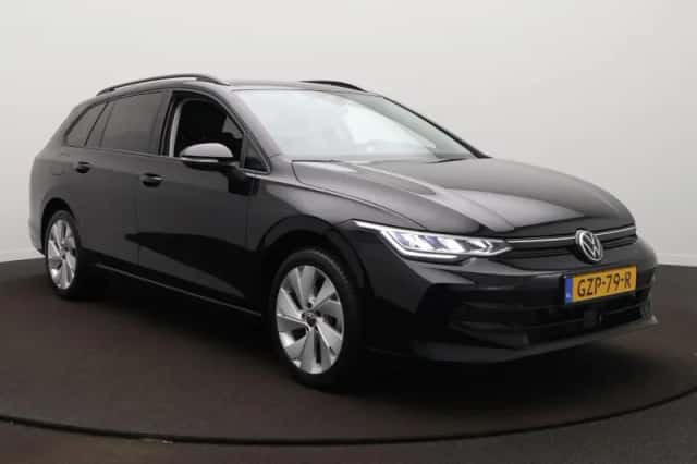 Volkswagen Golf (2025) thumbnail 4