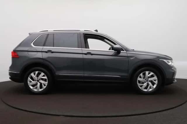 Volkswagen Tiguan (2022) thumbnail 4