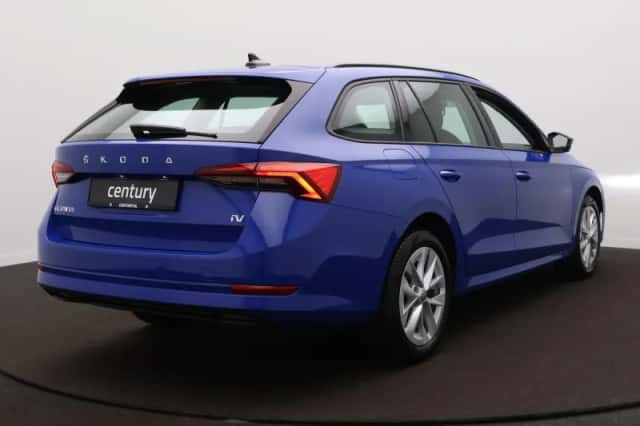 Škoda Octavia (2023) thumbnail 5