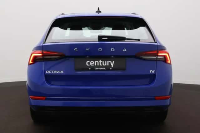Škoda Octavia (2023) thumbnail 6