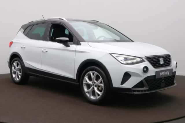 SEAT Arona (2025) thumbnail 3