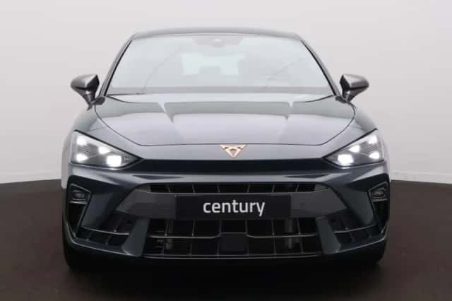 CUPRA Leon (2024) thumbnail 2