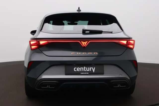 CUPRA Leon (2024) thumbnail 6