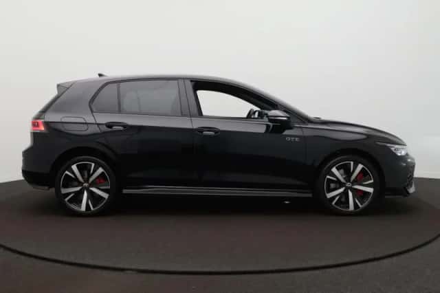 Volkswagen Golf (2026) thumbnail 4