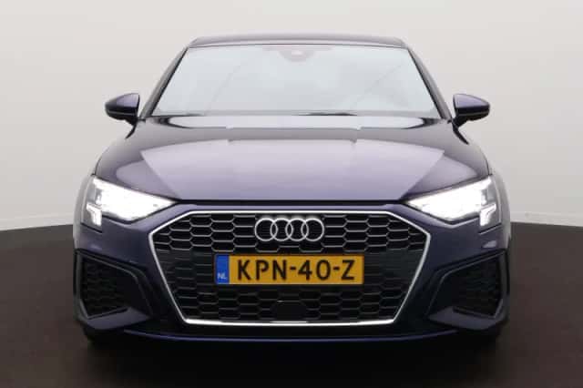 Audi A3 (2023) thumbnail 2