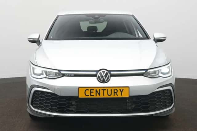 Volkswagen Golf (2022) thumbnail 3