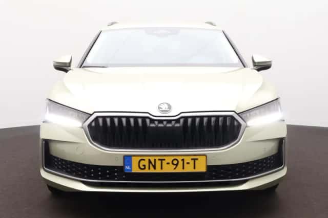 Škoda Superb (2024) thumbnail 2