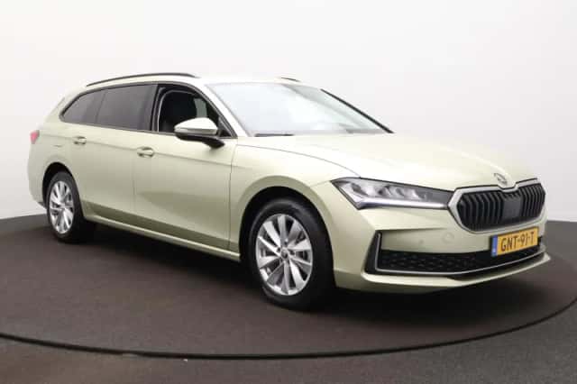 Škoda Superb (2024) thumbnail 3