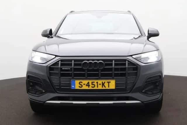 Audi Q5 (2022) thumbnail 2