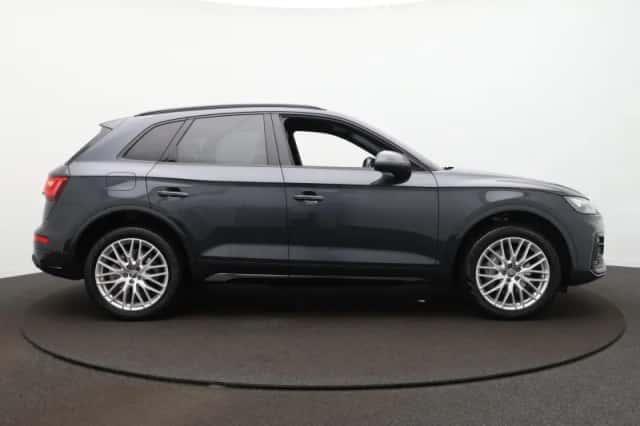 Audi Q5 (2022) thumbnail 4