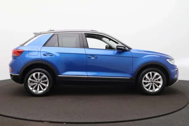 Volkswagen T-Roc (2022) thumbnail 4