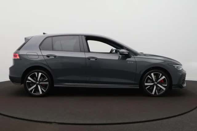 Volkswagen Golf (2026) thumbnail 4