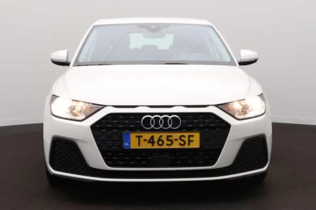 Audi A1 (2023) thumbnail 2