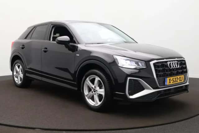 Audi Q2 (2023) thumbnail 3