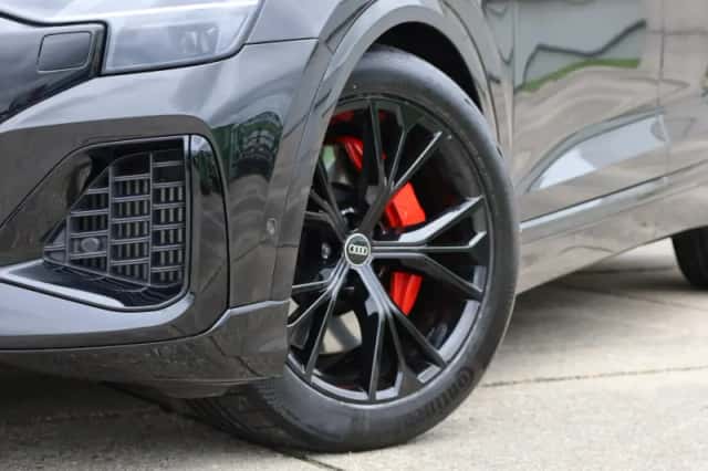 Audi Q8 (2025) thumbnail 5