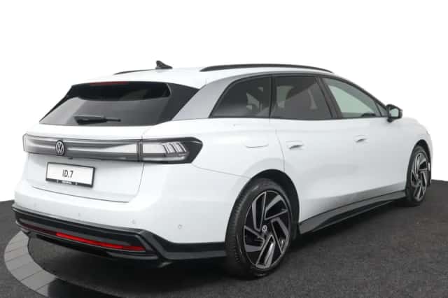 Volkswagen ID.7 (2025) thumbnail 2