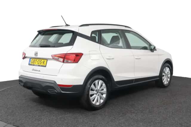 SEAT Arona (2024) thumbnail 3