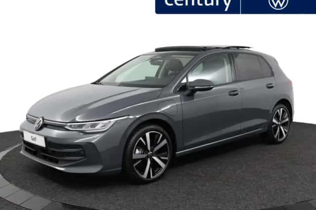 Volkswagen Golf (2025) thumbnail 1