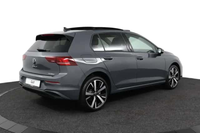 Volkswagen Golf (2025) thumbnail 2