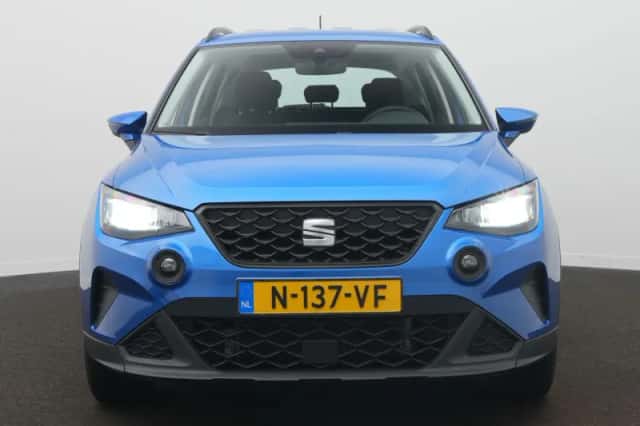SEAT Arona (2022) thumbnail 3