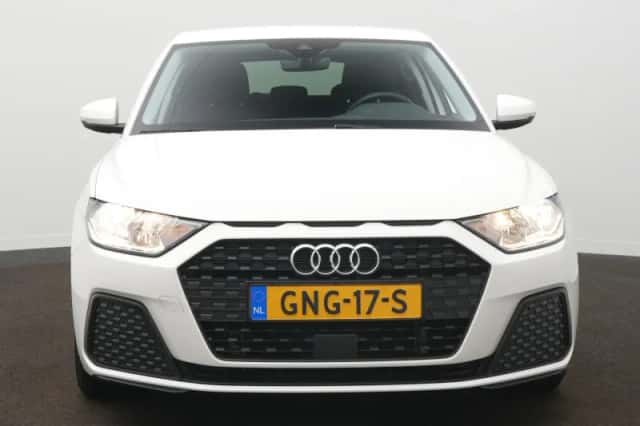 Audi A1 (2024) thumbnail 3
