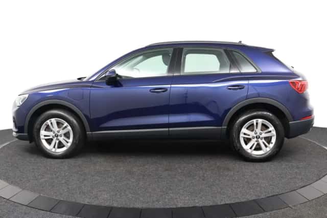 Audi Q3 (2022) thumbnail 4