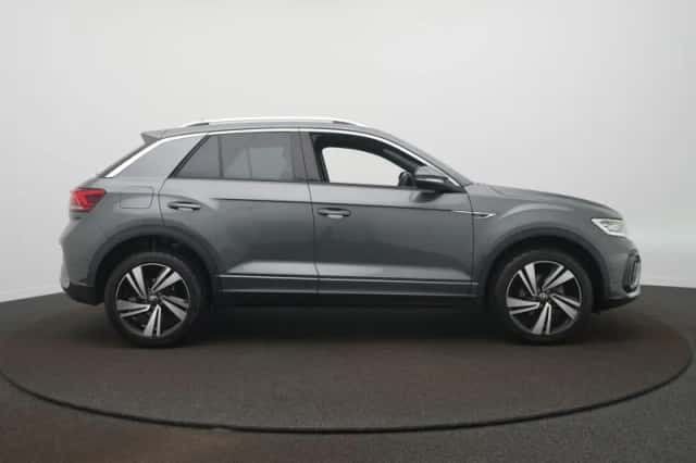 Volkswagen T-Roc (2024) thumbnail 5