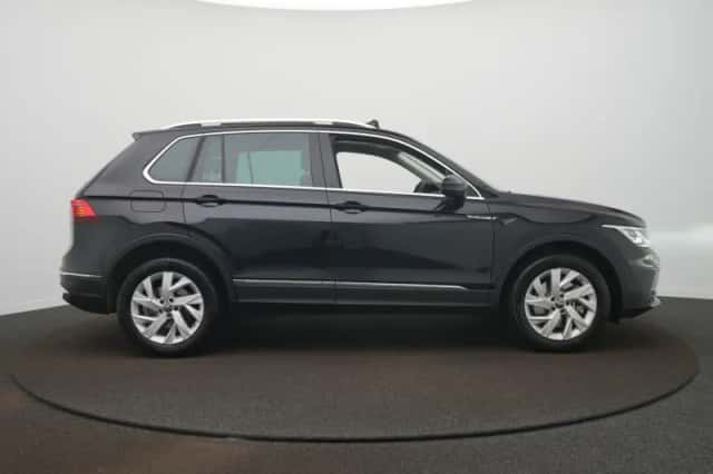 Volkswagen Tiguan (2022) thumbnail 5