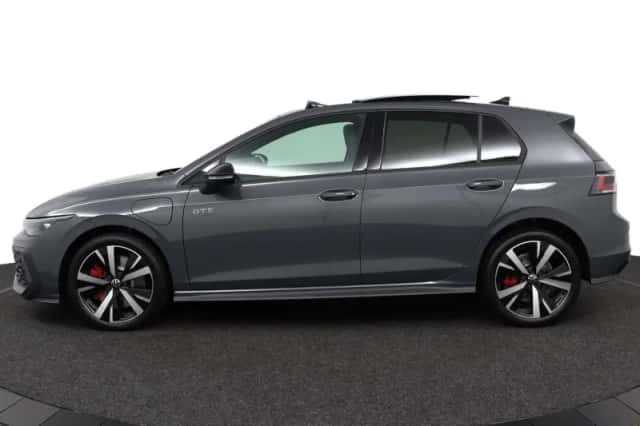 Volkswagen Golf (2026) thumbnail 4